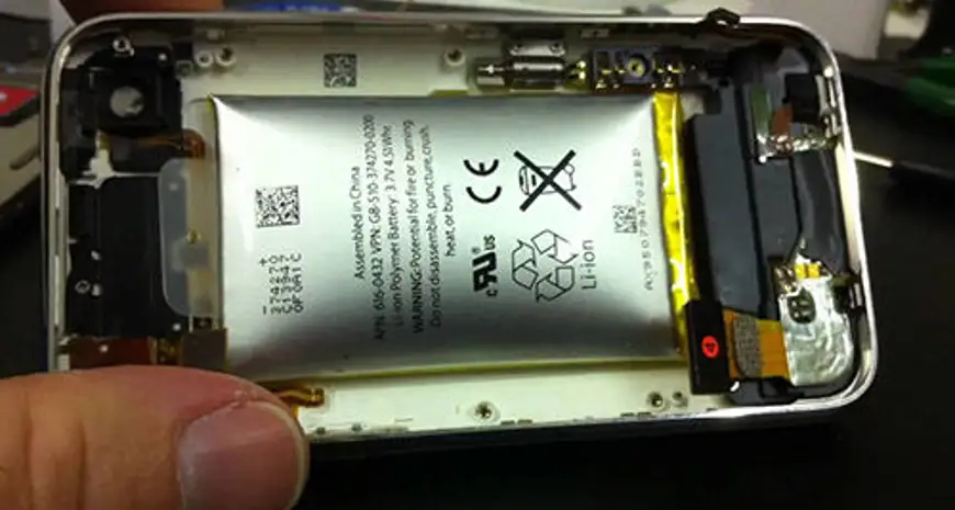 Cara Mengatasi Baterai HP Kembung