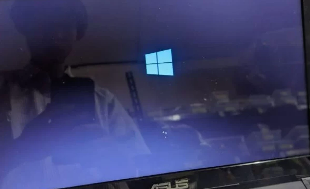 Cara Mengatasi Laptop Stuck di Lockscreen Windows