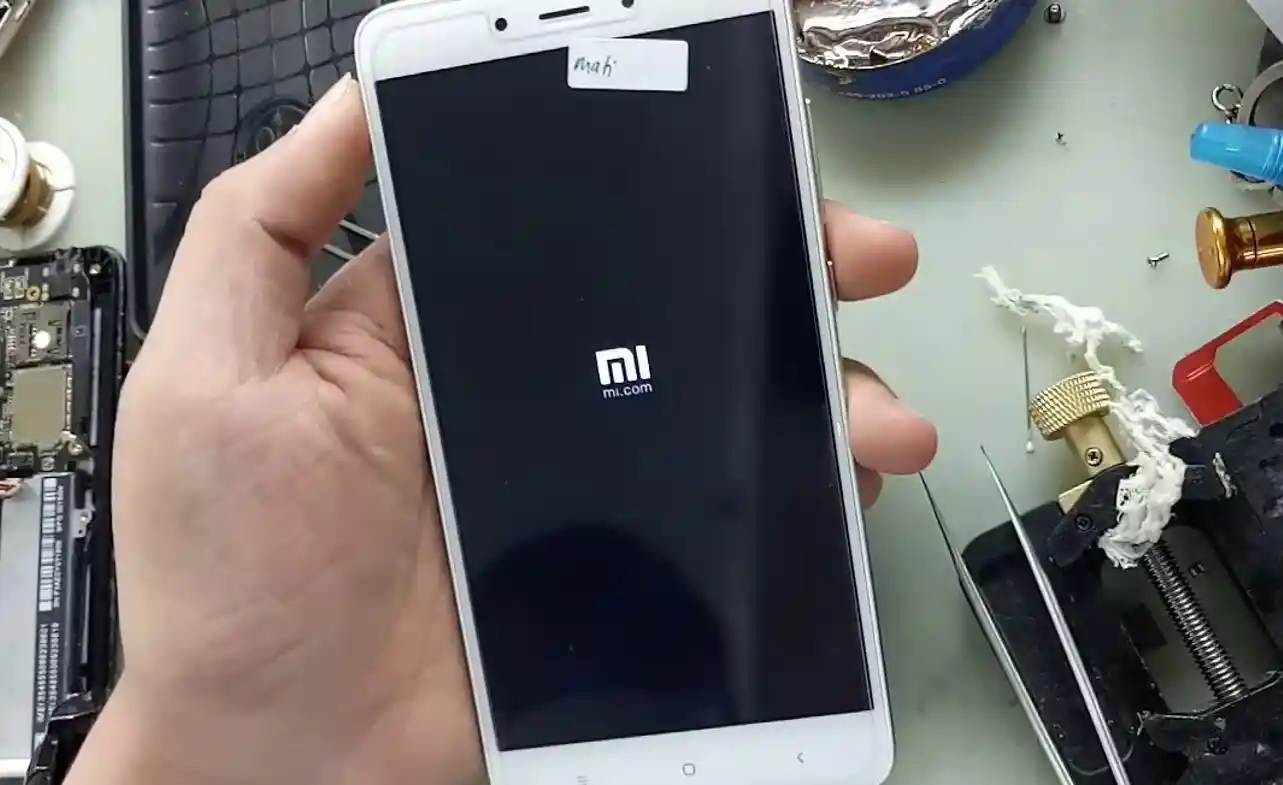 Cara Mengatasi HP Mati Sendiri Baterai Tanam