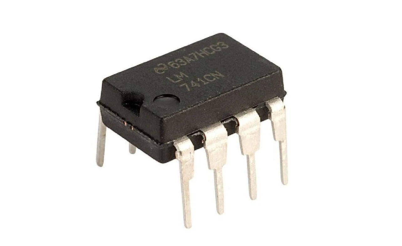 Persamaan IC LM741
